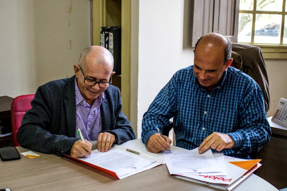 25.06.2019 - Entrega da licença ambiental e alvará de instalação para as Lojas Havan - Foto Michel Corvello