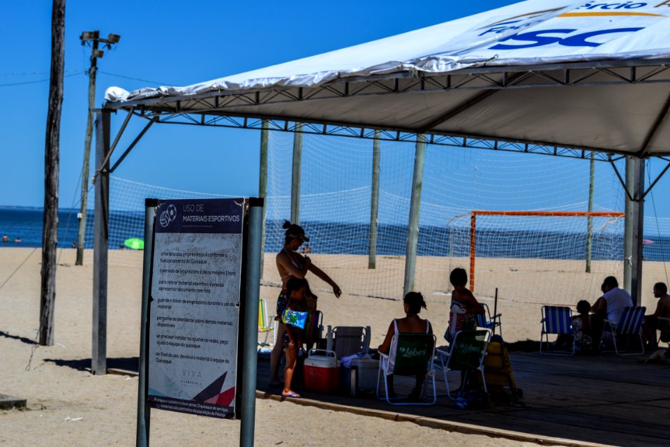 04.01.2018 - Atividades de verão na praia do Laranjal
