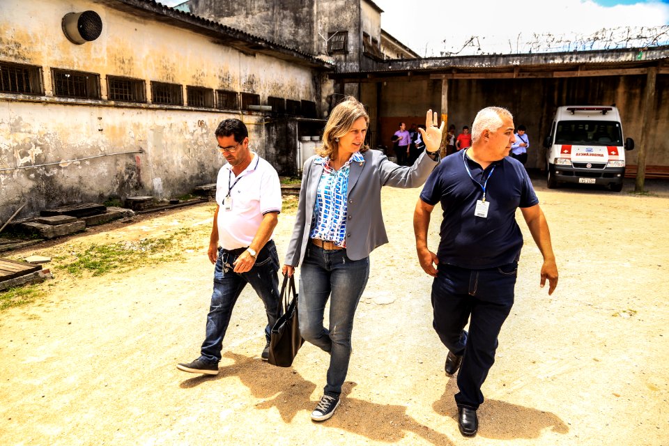 11.12.2017 - Prefeita Paula Mascarenhas em visita e almoço no Presídio Regional de Pelotas