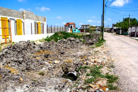 08.12.2017 - Obras da SSUI na rua 2 no bairro Navegantes