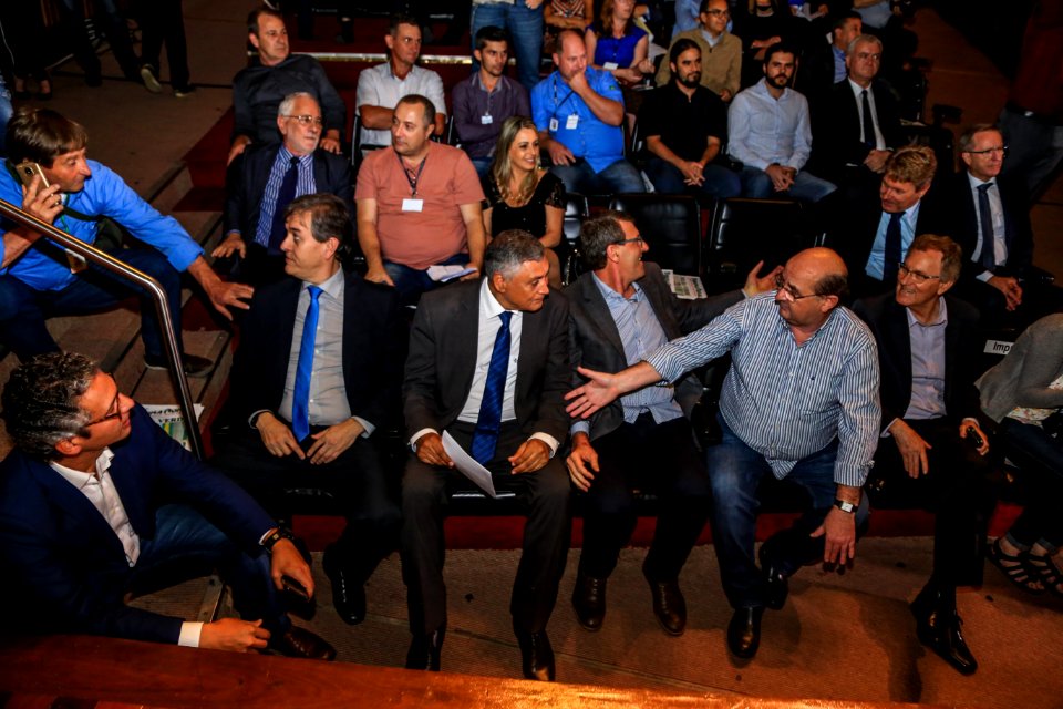 04.12.2017 - Vice-Prefeito Idemar Barz na entrega do prêmio destaque no desenvolvimento do agronegócio gaúcho em Porto Alegre RS