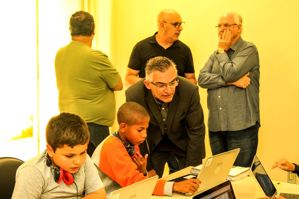 05.12.2017 - Prefeito em Exercício Luiz Henrique Viana na entrega do Laboratório de Informática Khan Academy na EMEF Prof. Daura Ferreira Pinto