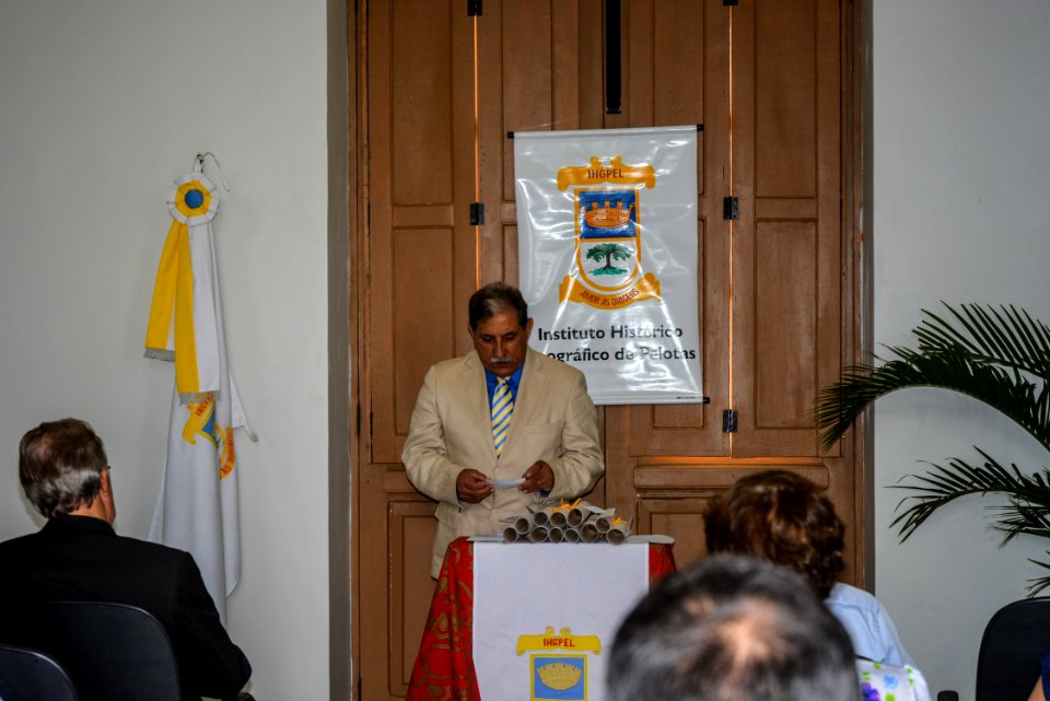 14.12.2017 - Vice-prefeito Idemar Barz na entrega de títulos sociais beneméritos do IHGPEL - Instituto Histórico Geográfico de Pelotas