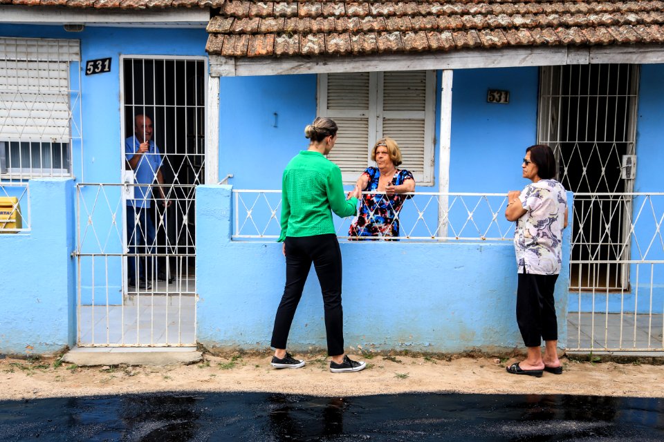 21.12.2017 - Prefeita Paula Mascarenhas e vice Idemar Barz visitam as obras no prolongamento da rua Paulo Guilayn