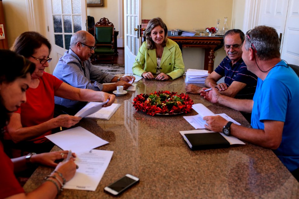 07.12.2017 Assinatura contrato de ampliação escola Mário Menghetti - Fotos Gustavo Mansur