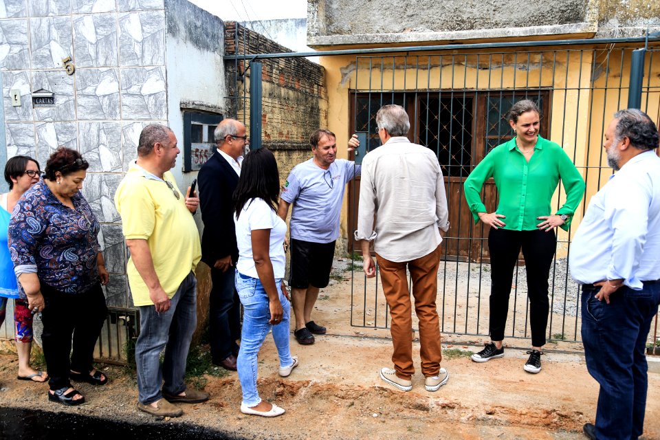 21.12.2017 - Prefeita Paula Mascarenhas e vice Idemar Barz visitam as obras no prolongamento da rua Paulo Guilayn