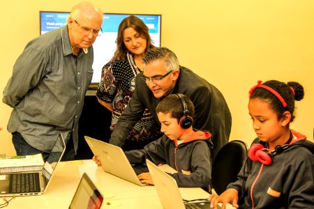 05.12.2017 - Prefeito em Exercício Luiz Henrique Viana na entrega do Laboratório de Informática Khan Academy na EMEF Prof. Daura Ferreira Pinto