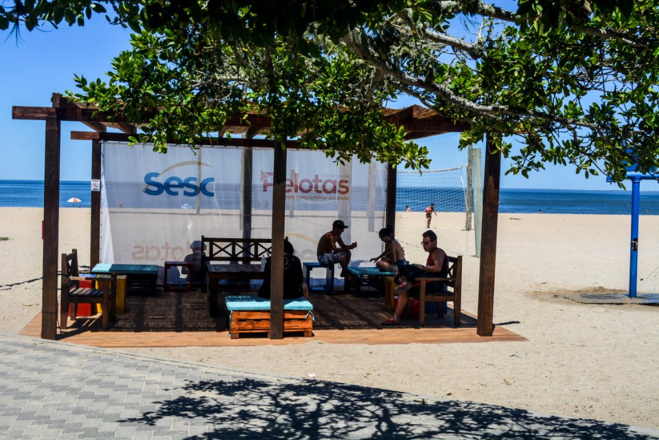 04.01.2018 - Atividades de verão na praia do Laranjal