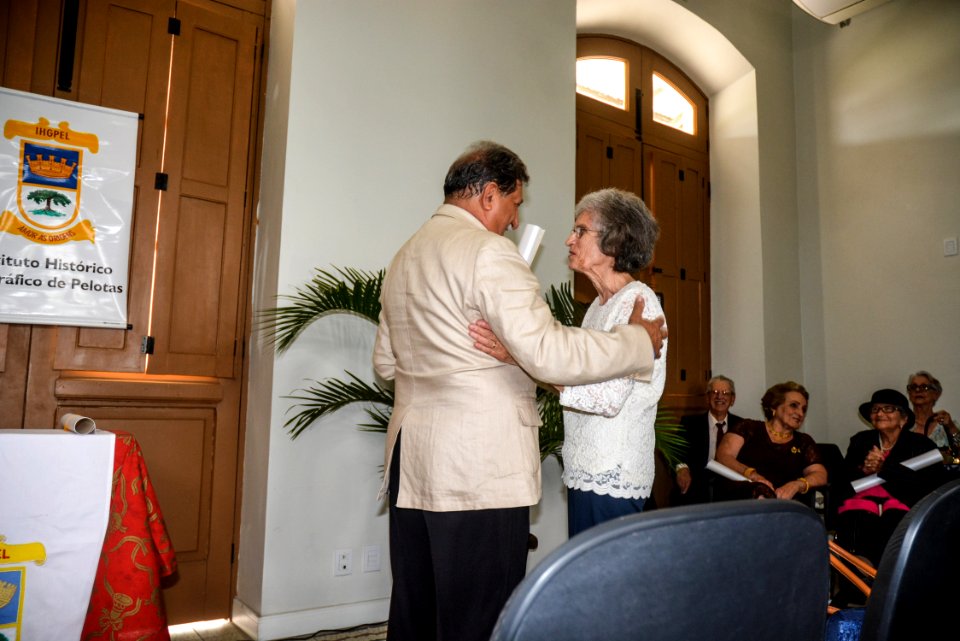 14.12.2017 - Vice-prefeito Idemar Barz na entrega de títulos sociais beneméritos do IHGPEL - Instituto Histórico Geográfico de Pelotas