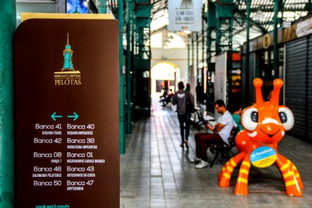 16.01.2018 - Novas placas de identificação instaladas no Mercado Central