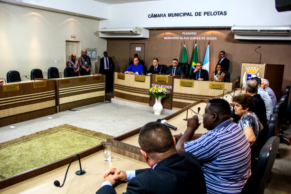 29.12.2017 - Vice-prefeito Idemar Barz na posse do presidente da câmara de vereadores de Pelotas, Anderson  Garcia