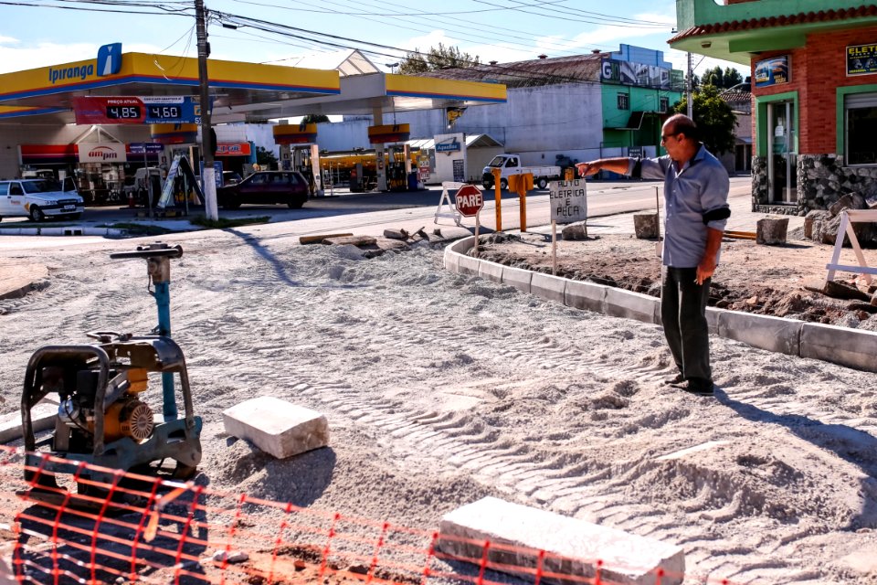 17.04.2018 Obra rotatória Av Brasil com Saturino de Brito - Fotos Gustavo Mansur