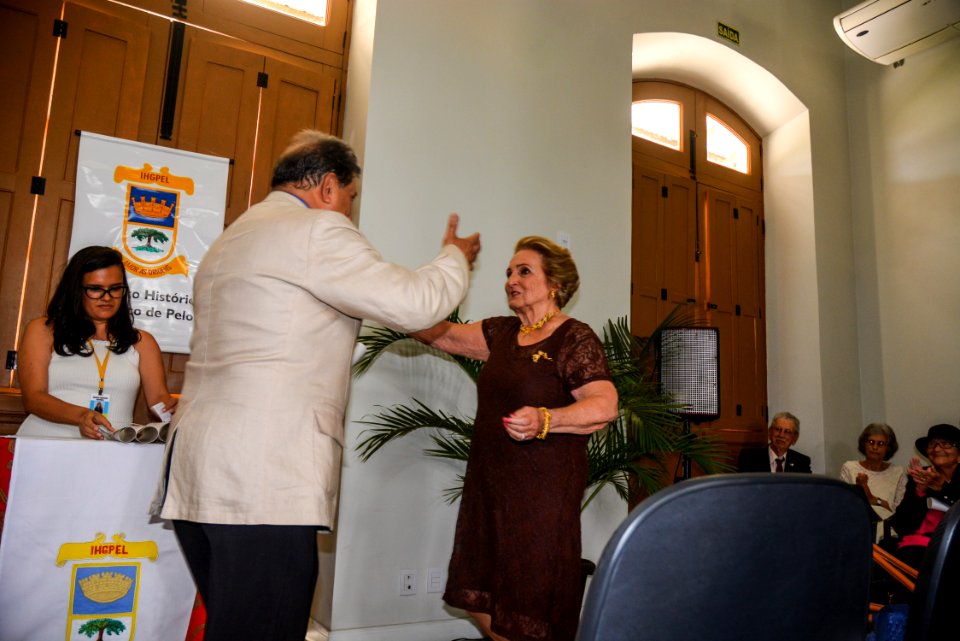 14.12.2017 - Vice-prefeito Idemar Barz na entrega de títulos sociais beneméritos do IHGPEL - Instituto Histórico Geográfico de Pelotas