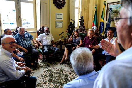 05.01.2018 - Prefeita Paula Mascarenhas recebe o convite para Posse do Gran Mestre da MaÃ§onaria