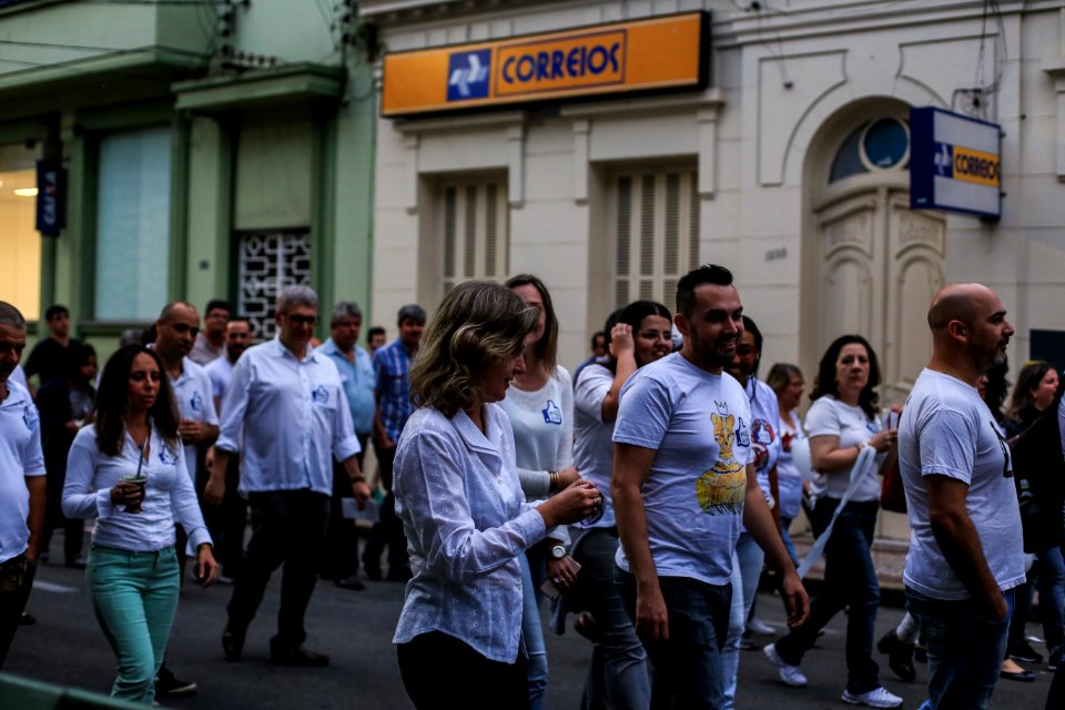 20.12.2017 - Prefeita Paula Mascarenhas e vice Idemar Barz na Noite da Paz - Caminhada Aliança Pelotas