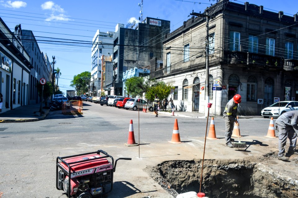 01.11.2017 - Obras da ETA São Gonçalo na rua Marechal Floriano