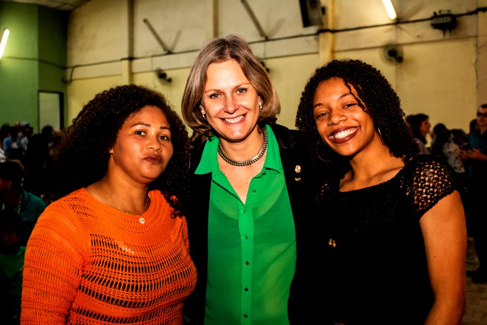 29.11.2019 - Prefeita Paula Mascarenhas e o vice Idemar Barz prestigiam a formatura dos cursos do projeto de Geração de Emprego e Renda da SHRF - Foto Michel Corvello