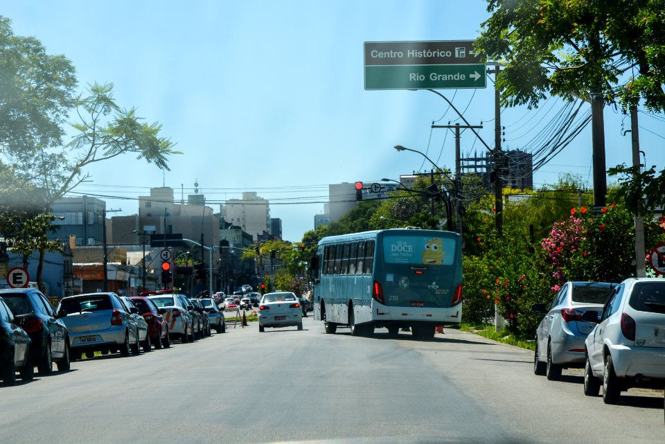 19.01.2018 - Novo semáforo na praça 20 de Setembro esquina com a rua Baltazar Brum