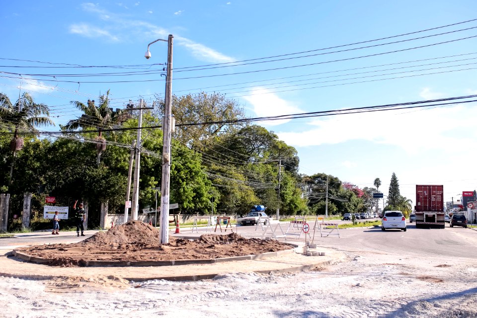 17.04.2018 Obra rotatória Av Brasil com Saturino de Brito - Fotos Gustavo Mansur