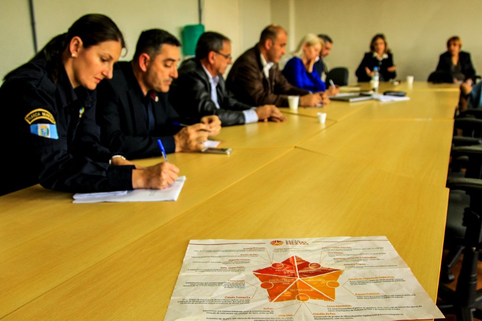 24.10.2017 - Prefeita Paula Mascarenhas em reunião do Comitê Integrado de Prevenção (CIP)