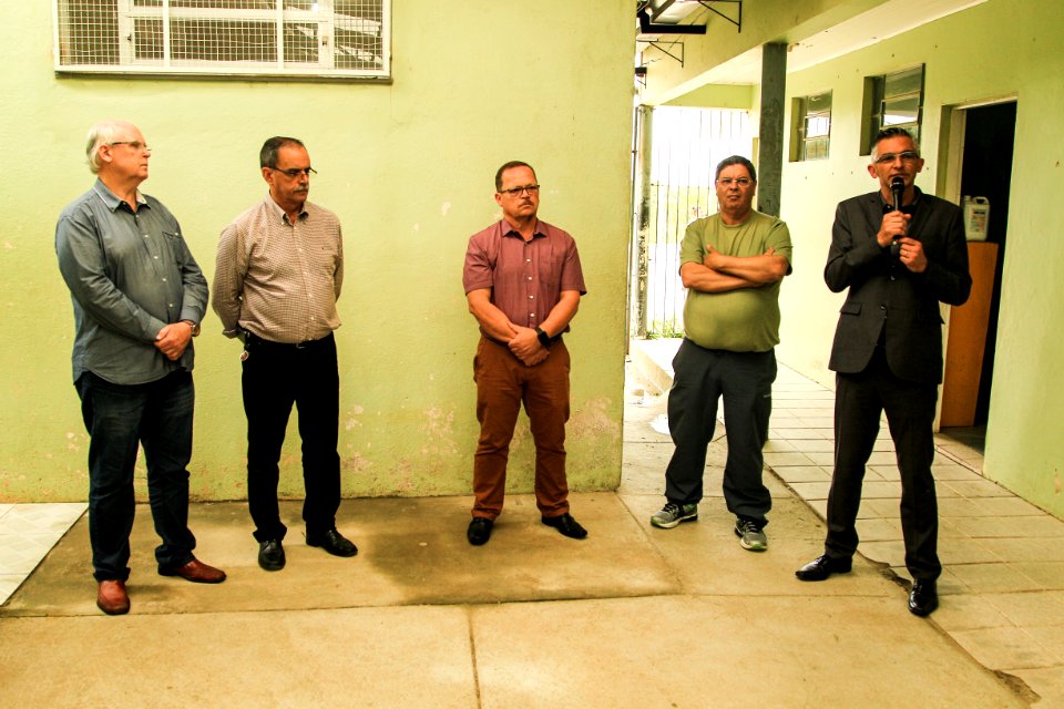 05.12.2017 - Prefeito em exercício Luiz Henrique Viana durante entrega do Laboratório de Informática Khan Academy na EMEF João da Silva Silveira