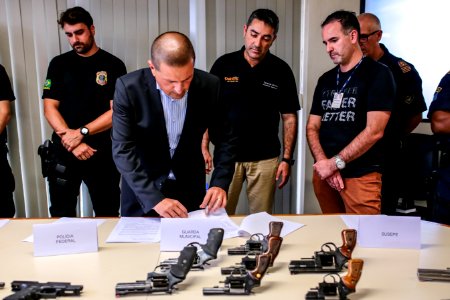 14.12.2017 Ato de doação de armas apreendidas a GM - Fotos Gustavo Mansur