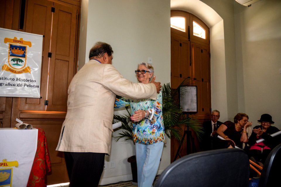 14.12.2017 - Vice-prefeito Idemar Barz na entrega de títulos sociais beneméritos do IHGPEL - Instituto Histórico Geográfico de Pelotas