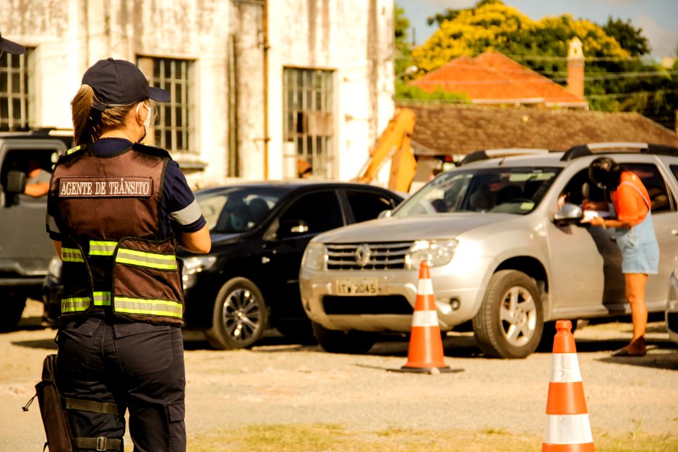 27.02.2021 Prefeita Paula Mascarenhas acompanha Drive Thru de Vacinação para idosos Foto Rodrigo Chagas