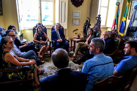 18.01.2018 - Prefeita Paula Mascarenhas na Solenidade de adesão da cidade à Bienal - com o presidente da Bienal, Gilberto, Carlos Trevi do Santander Cultural e SESC