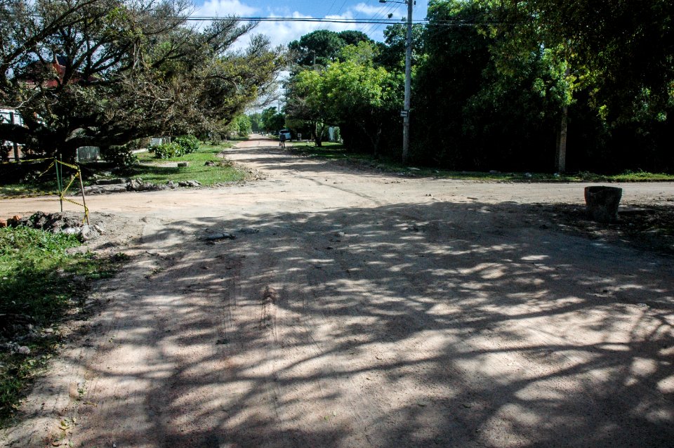 29.11.2017 - SSUI, colocação de saibro em ruas no bairro Laranjal