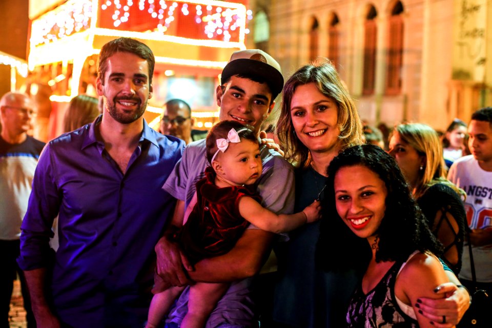 10.12.2017 - Prefeita Paula Mascarenhas e vice Idemar Barz na chegada do Papai Noel e entrega da chave da cidade
