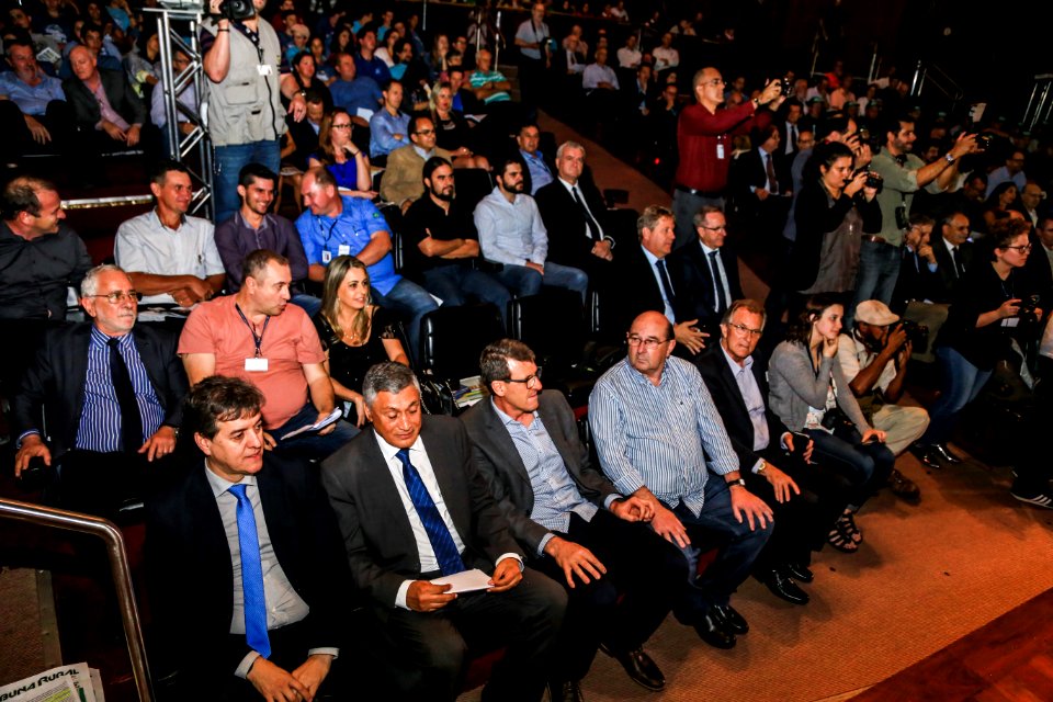 04.12.2017 - Vice-Prefeito Idemar Barz na entrega do prêmio destaque no desenvolvimento do agronegócio gaúcho em Porto Alegre RS
