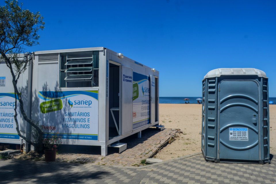 04.01.2018 - Atividades de verão na praia do Laranjal