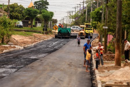 10.11.2017 - Prefeita Paula Mascarenhas em visita na avenida Ildefonso Simões Lopes