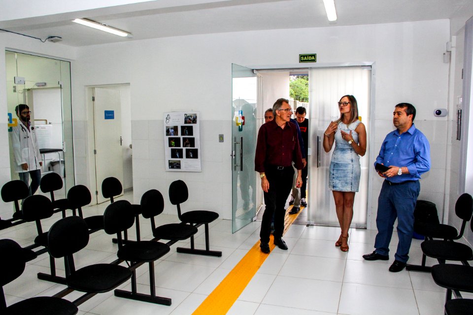 17.01.2018 - Vice-prefeito Idemar Barz e o deputado federal Ronaldo Nogueira visitam a UBS Sanga Funda e as obras da UPA Bento