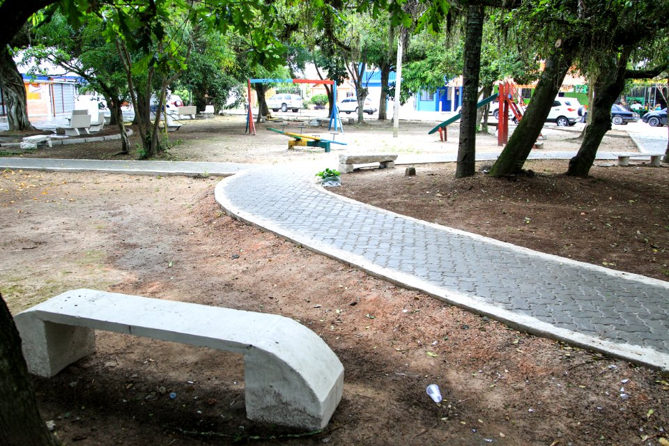 28.01.2018 - Requalificação da praça localizada junto ao Shopping Mar de Dentro no Laranjal