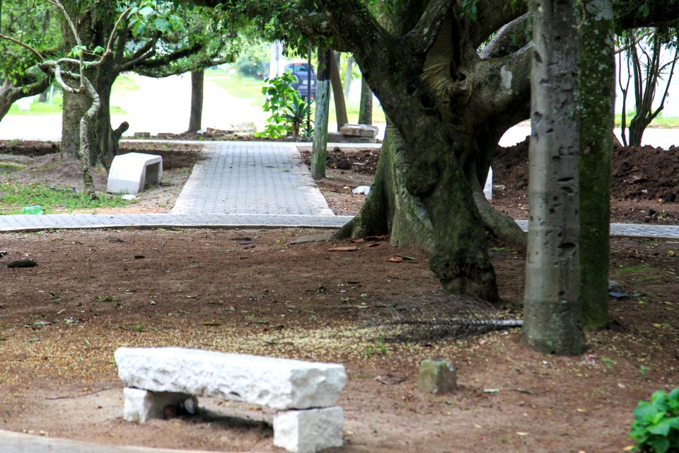 28.01.2018 - Requalificação da praça localizada junto ao Shopping Mar de Dentro no Laranjal