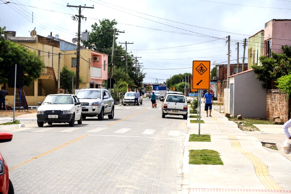 21.12.2017 - Prefeita Paula Mascarenhas e vice Idemar Barz na entrega obras nas ruas da Balsa - Estrada do Engenho, Paulo Guilayn e Pedro Osório de Brito