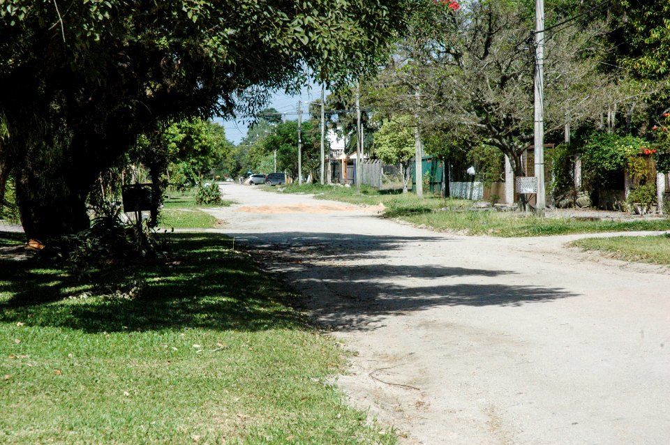 29.11.2017 - SSUI, colocação de saibro em ruas no bairro Laranjal