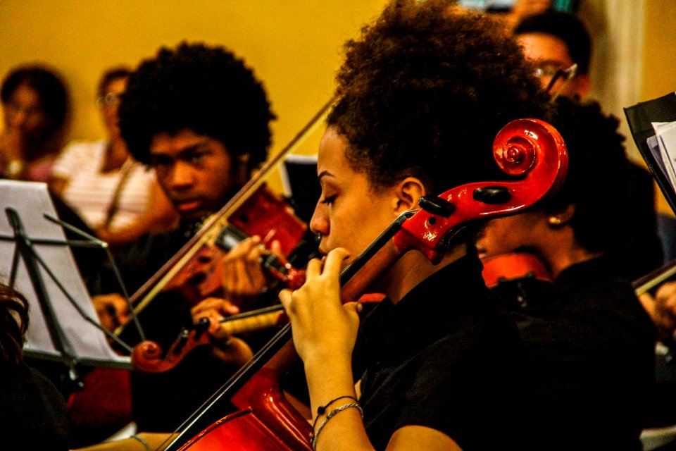 18.01.2018 - Orquestra de Câmara do Sesc/MG se apresenta na Rodoviária de Pelotas