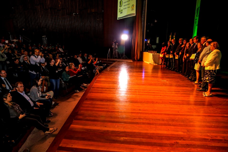 04.12.2017 - Vice-Prefeito Idemar Barz na entrega do prêmio destaque no desenvolvimento do agronegócio gaúcho em Porto Alegre RS