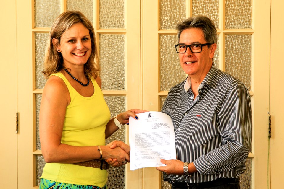 24.04.2018 - Prefeita Paula Mascarenhas e o vice Idemar Barz assinam termo de cooperação de saúde, com APAE e Cerenepe - Foto: Gustavo Vara