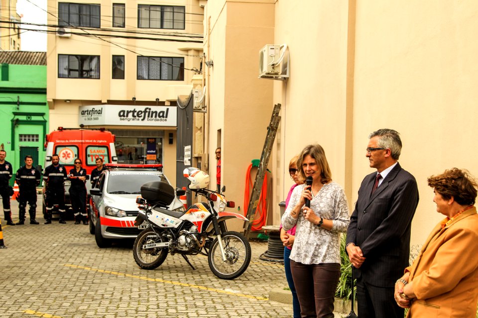 26.10.2017 - Prefeita Paula Mascarenhas noLançamento do NEP do SAMU, CURSOS DE URGÊNCIA E EMERGÊNCIA PARA TODAS AS UBS DO MEIO RURAL E descerramento de uma placa para o Instituto Educacional Dimensão