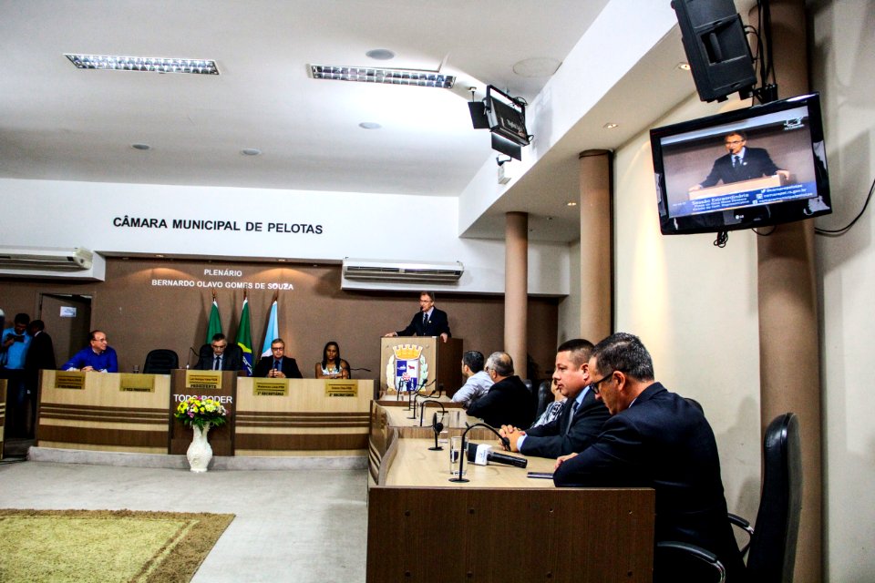 29.12.2017 - Vice-prefeito Idemar Barz na posse do presidente da câmara de vereadores de Pelotas, Anderson  Garcia