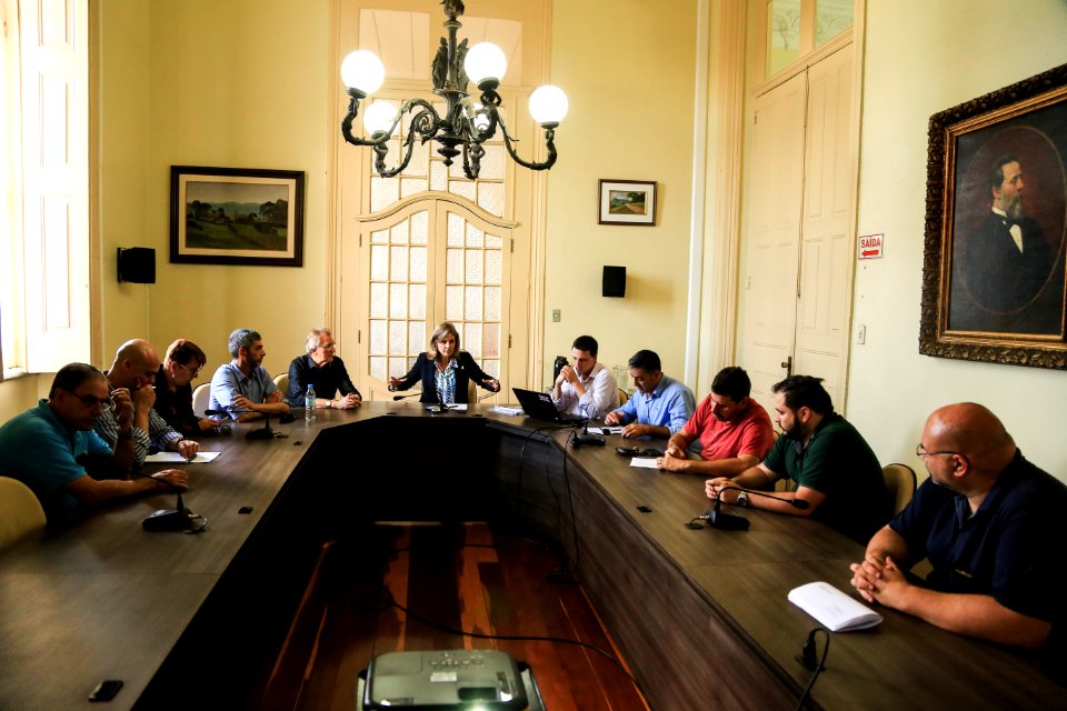 03.04.2018 - Prefeita Paula Mascarenhas e o vice Idemar Barz durante reunião com proprietários de bares e restaurantes - Código de Convivência - Foto: Gustavo Vara