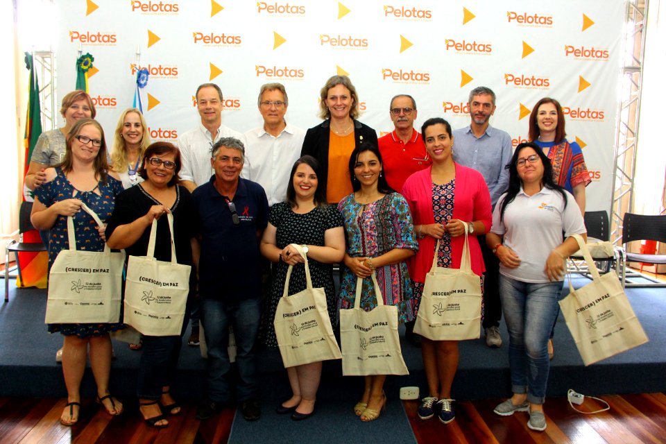 18.12.2018 - Gab Prefeita - Encerramento Programa  Cada Jovem Conta - Foto Marcel Avila