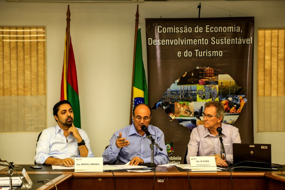 04.12.2017 - Vice-prefeito Idemar Barz na Audiência Pública da Comissão de Economia e Desenvolvimento Sustentável