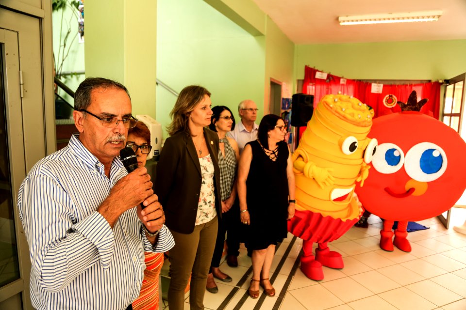 13.12.2017 - Prefeita Paula Mascarenhas durante entrega de laboratório Khan Academy na EMEF Dom Francisco de Campos Barreto