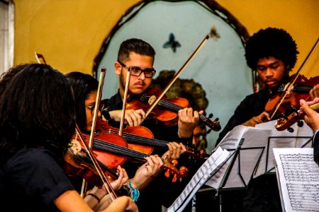 18.01.2018 - Orquestra de Câmara do Sesc/MG se apresenta na Rodoviária de Pelotas