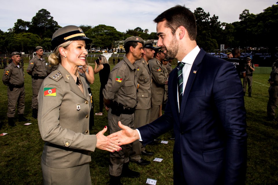 18.11.2019 - Porto Alegre/RS  - Prefeita Paula Mascarenhas é homenageada com a medalha 'Serviços Distintos' na cerimônia de passagem de comando-geral da Brigada Militar. Coronel Ikeda passa o comando para o coronel Rodrigo Mohr Picon - Foto: Gustavo Vara